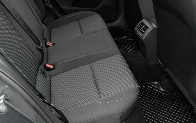 Volkswagen Golf cena 69900 przebieg: 60098, rok produkcji 2019 z Annopol małe 667